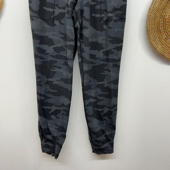 Athleta Gray High Waist High Rise Camoflage Salutation Jogger Camo Small - Picture 5 of 6